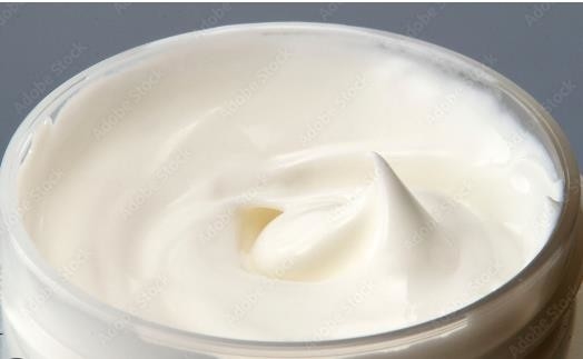 Glicerol Monostearate GMS 40% Płatki woskowe Nonionic Surfactant do wody w kosmetykach olejowych